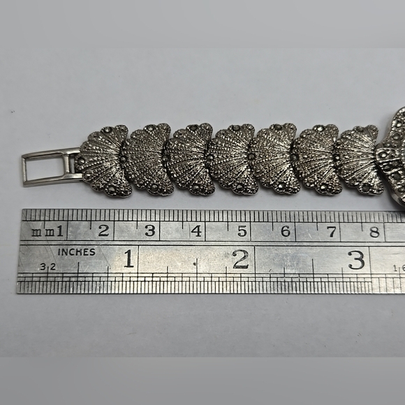 Vintage Xanadu Marcasite Watch Silver Tone Shells Flapper Bracelet New Battery - Picture 8 of 9